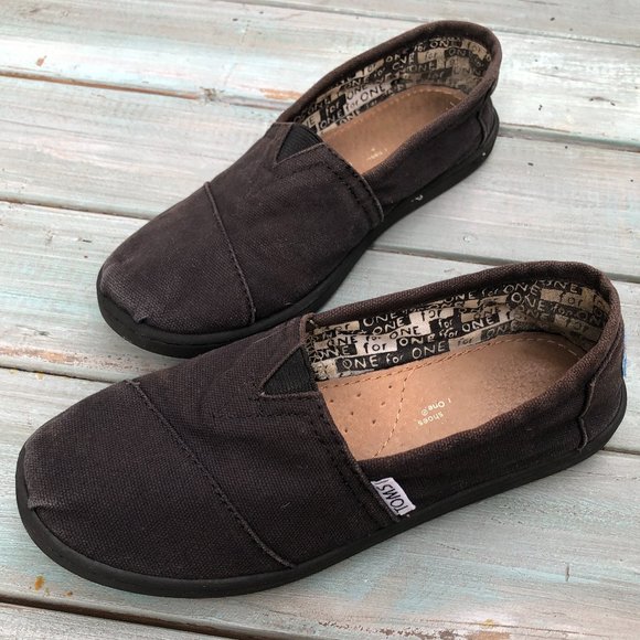 Toms Black Canvas One for One Shoes - Picture 2 of 16